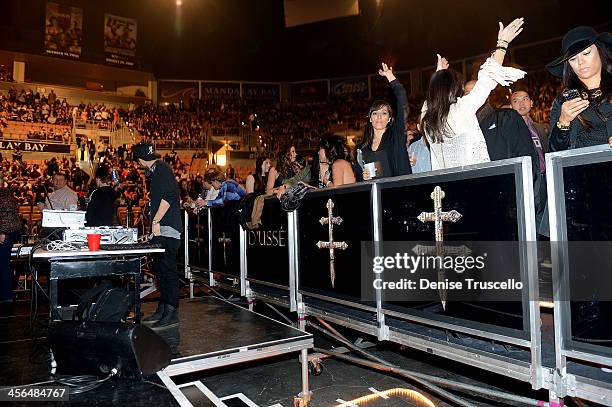 Jay Z Vip Riser 51 Riser At Jay Z Magna Carter Tour Las Vegas Stock Photos, High-Res ...