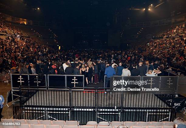 Jay Z Vip Riser 51 Riser At Jay Z Magna Carter Tour Las Vegas Stock Photos, High-Res ...