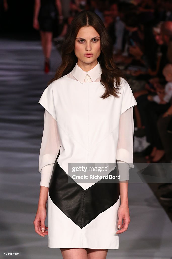 YDE : Runway - Paris Fashion Week Womenswear Spring/Summer 2015