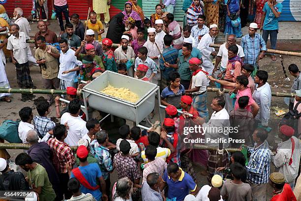 Tabarak Camera Tabarak Photos and Premium High Res Pictures - Getty Images