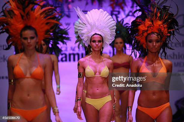 Models display a creation during Zingara show at the Mercedes-Benz Fashion Week Mexico Spring/Summer 2015, in Mexico City, Mexico, on October 01,...