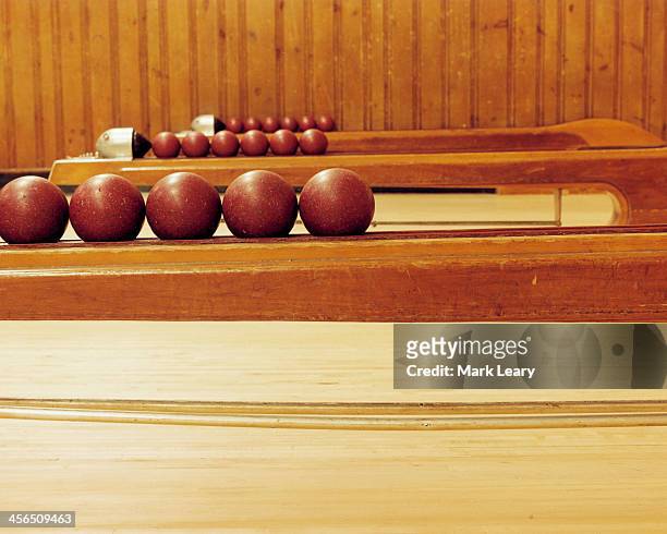 bowling balls - bowling stock-fotos und bilder