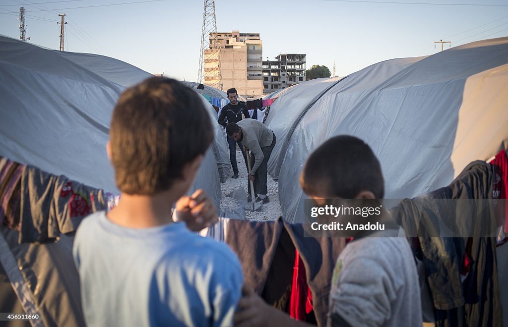 Syrian Kurdish refugees hold on life in Turkey's Sanliurfa