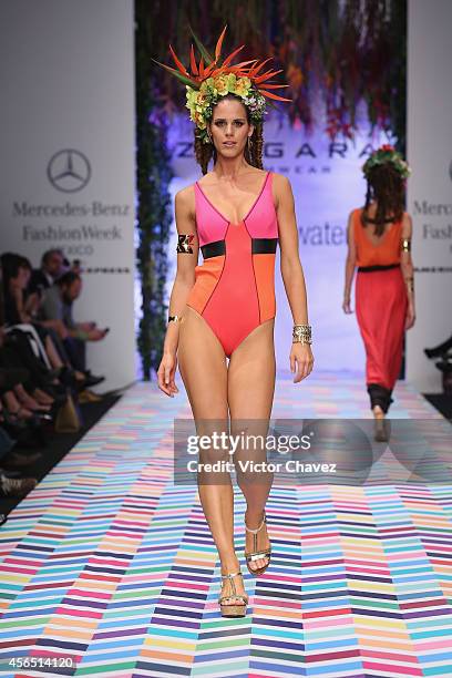 Model walks the runway during Zingara show at Mercedes-Benz Fashion Week México Spring/Summer 2015 at Campo Marte on October 1, 2014 in Mexico City,...