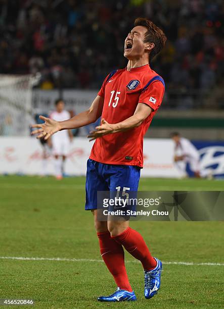 Rim Changwoo of South Korea celebrates celebrates the 1-0 win and claiming the gold medal after the Football Men's Gold Medal match between South...