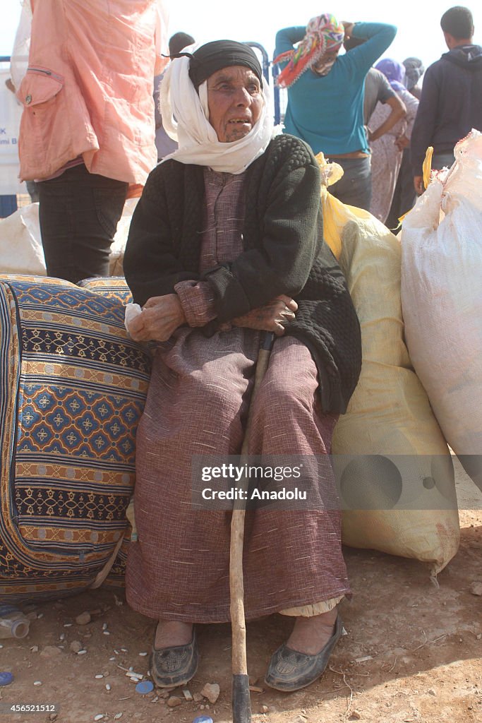 Syrian refugees take shelter in Turkey's Sanliurfa