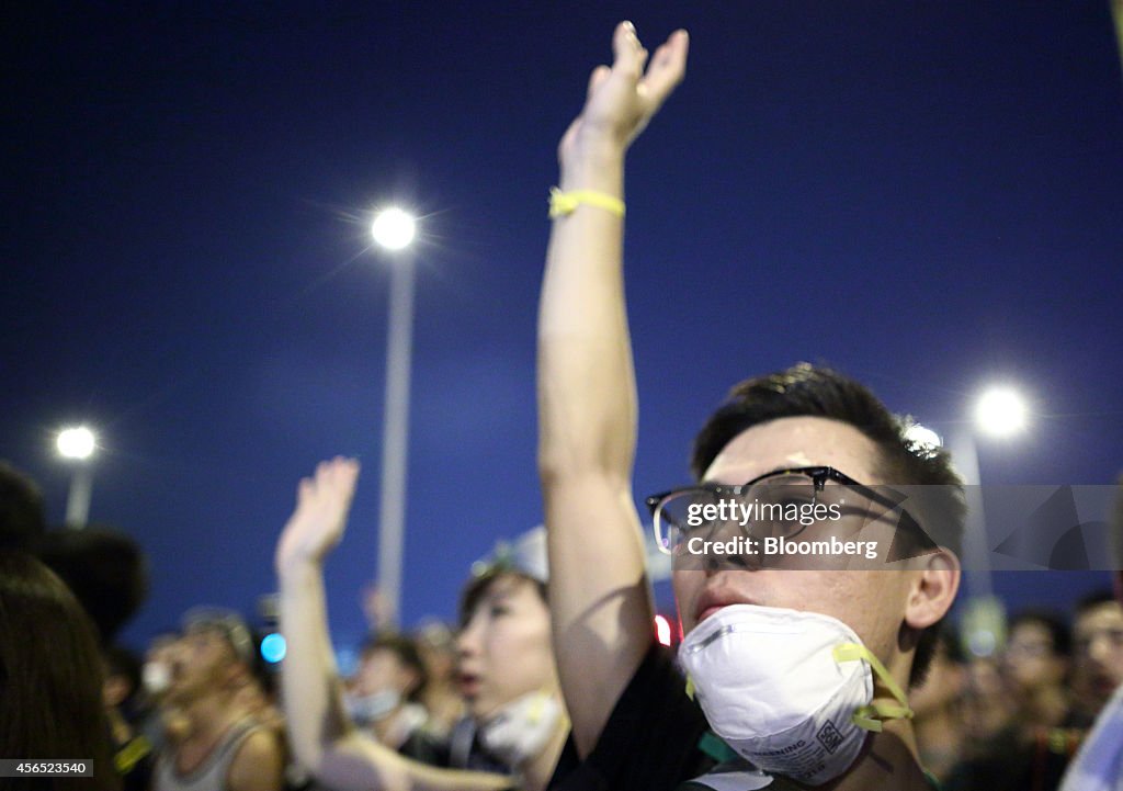 Hong Kong Police Draw Line On Occupation of Public Buildings