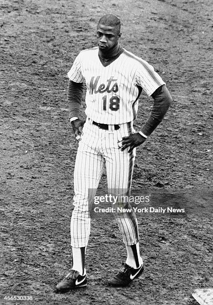 Mets vs Los Angeles Dodgers. Darryl Strawberry of the Mets in the championship game.