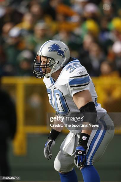 Cory Schlesinger of the Detroit Lions in position during game against the Green Bay Packers on December 17, 2006 at Lambeau Field in Green Bay,...