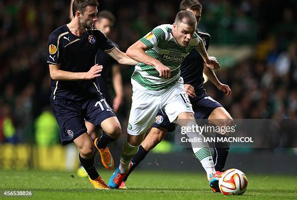 Celtic's Irish striker Anthony Stokes vies with Dinamo Zagreb's Croatian midfielder Marcelo Brozovic during the UEFA Europa League, Group D football...