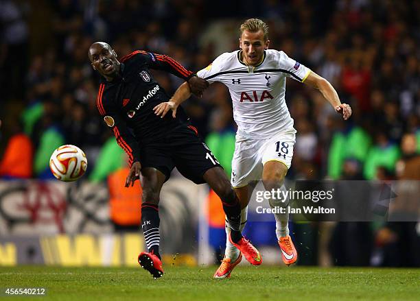 Atiba Hutchinson of Besiktas and Harry Kane of Spurs fight for the ball during the UEFA Europa League Group C match between Tottenham Hotspur FC and...