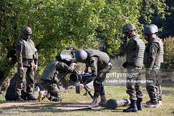 Training of Peshmerga soldiers on the antitank weapon Milan in the Infantry School Hammelburg. Left a German instructor, on October 02, 2014 in...