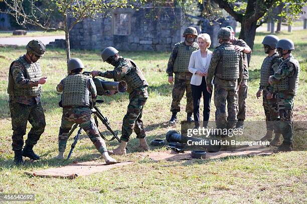 Ursula von der Leyen, German Defense Minister , in the infantry school Hammelburg. Observation of the training of Peshmerga soldiers at the antitank...