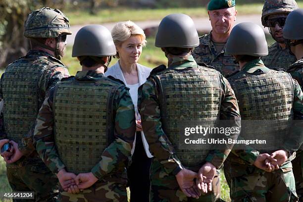 Ursula von der Leyen, German Defense Minister , in the infantry school Hammelburg. Observation of the training of Peshmerga soldiers at the antitank...