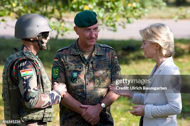 Ursula von der Leyen, German Defense Minister , in the infantry School Hammelburg. Observation of the training of Peshmerga soldiers at the antitank...
