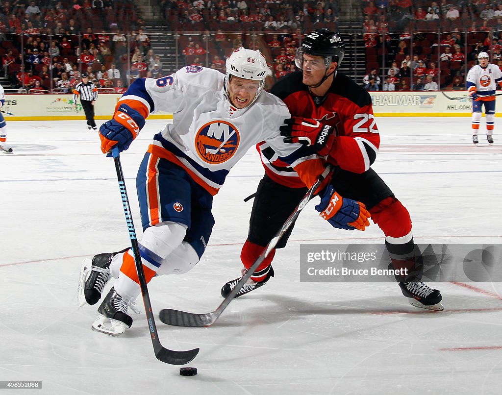 New York Islanders v New Jersey Devils