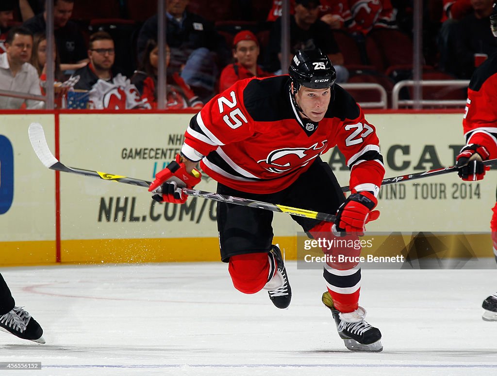 New York Islanders v New Jersey Devils