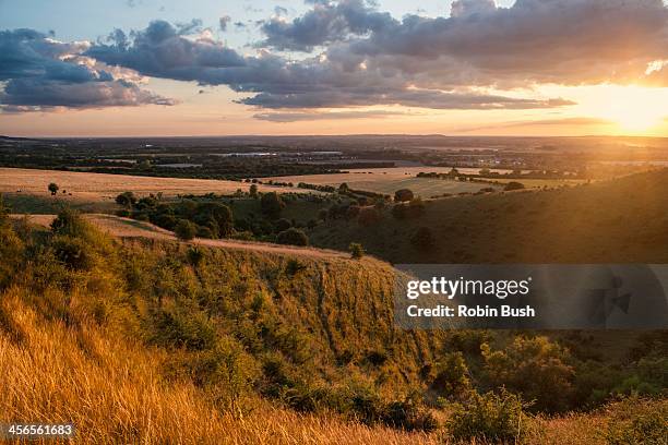 ivinghoe beacon, steps hill - hügelkette chiltern hills stock-fotos und bilder