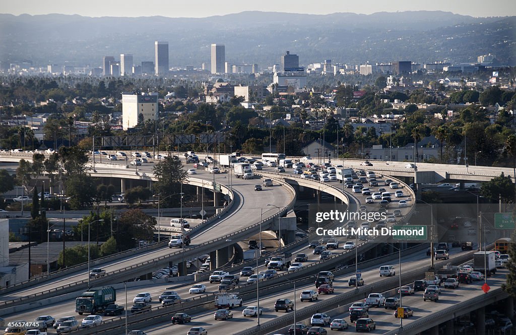Traffic Network La Los Angeles Freeway Traffic High-Res Stock Photo - Getty Images