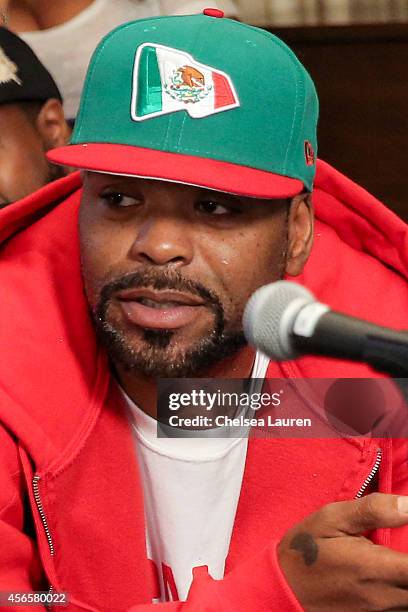 Rapper Method Man of the Wu-Tang Clan attends a press conference to announce that the Wu-Tang Clan has signed with Warner Bros. Records at Warner...