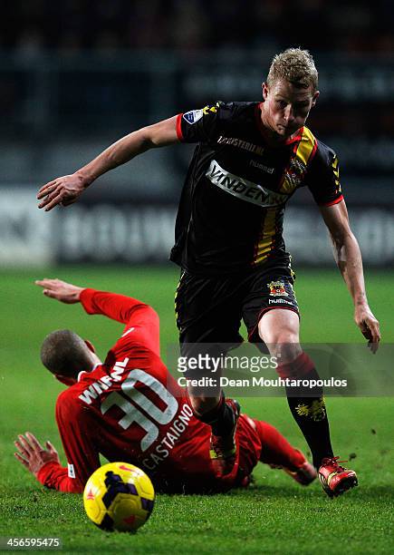 Luc Castaignos of Twente is beaten by Doke Schmidt of Go Ahead Eagles during the Eredivisie match between FC Twente and Go Ahead Eagles at De Grolsch...