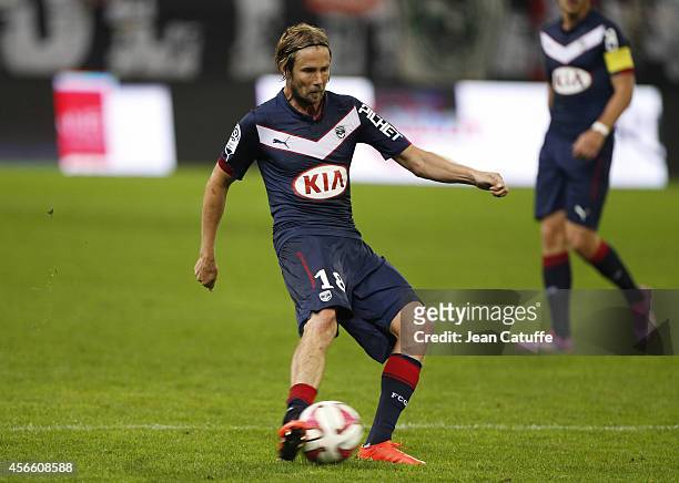 Jaroslav Plasil of Bordeaux in action during the French Ligue 1 match between Stade de Reims and FC Girondins de Bordeaux at the Stade Auguste...