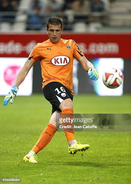 Goalkeeper of Bordeaux Cedric Carrasso in action during the French Ligue 1 match between Stade de Reims and FC Girondins de Bordeaux at the Stade...