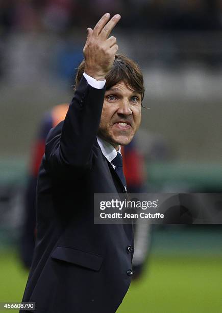 Head coach of Stade de Reims Jean-Luc Vasseur looks on during the French Ligue 1 match between Stade de Reims and FC Girondins de Bordeaux at the...