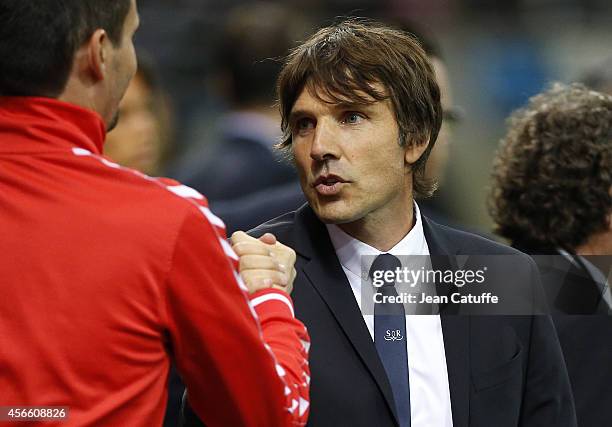 Head coach of Stade de Reims Jean-Luc Vasseur looks on during the French Ligue 1 match between Stade de Reims and FC Girondins de Bordeaux at the...