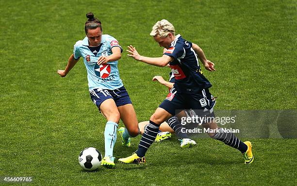 Emma Kete of Sydney and Stephanie Catley of the Victory and contest possession during the round five W-League match between Sydney FC and the...