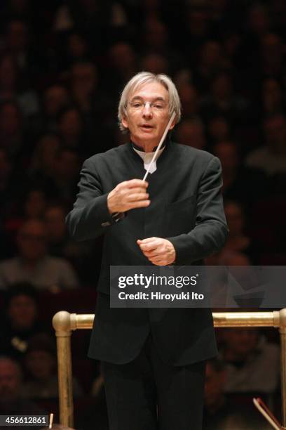 Michael Tilson Thomas leading the Philadelphia Orchestra in Berlioz's "Symphony Fantastique" at Carnegie Hall on Friday night, December 6, 2013.