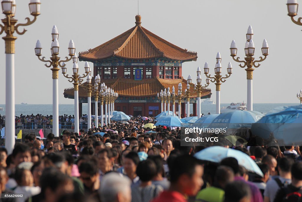 China's Golden-week National Day Holiday Brings Tourism Peak