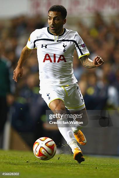 Aaron Lennon of Spurs on the ball during the UEFA Europa League Group C match between Tottenham Hotspur FC and Besiktas JK at White Hart Lane on...