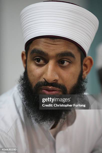 Imam Asim Hussain attends a press conference at Manchester Central Mosque after praying for British aid worker Alan Henning on October 4, 2014 in...