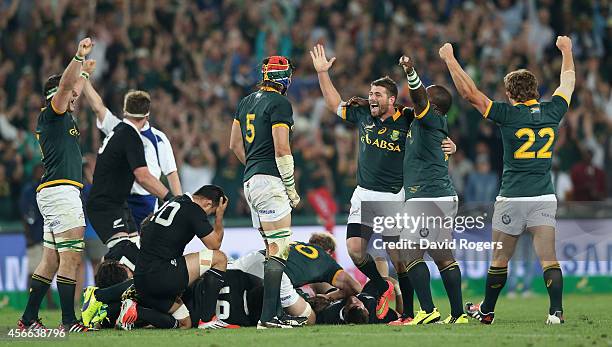 The South African Sprinboks celebrate at the final whistle during the Rugby Championship match between the South African Springboks and the New...