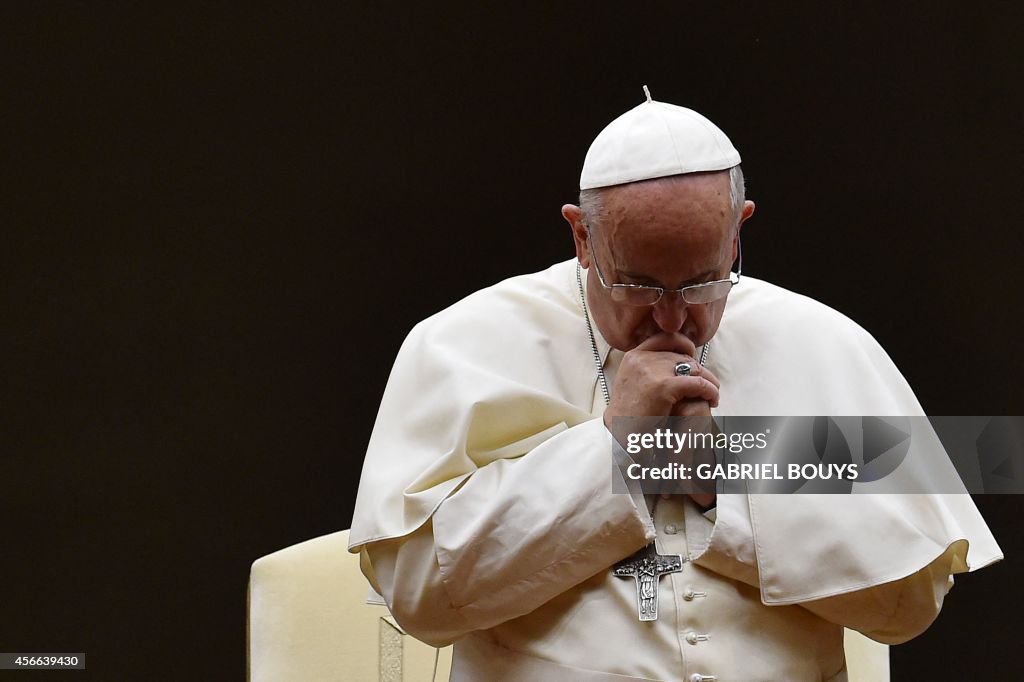 VATICAN-POPE-VIGIL-SYNOD