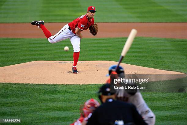 Jordan Zimmermann of the Washington Nationals throws a pitch in the first inning to Gregor Blanco of the San Francisco Giants during Game Two of the...