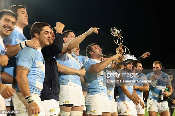 Pumas captain Agustin Creevy and team mates celebrate after winning the Championship match between Argentina and the Australian Wallabies at Estadio...