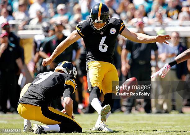 Shaun Suisham of the Pittsburgh Steelers kicks a field goal during the second quarter of the game against the Jacksonville Jaguars at EverBank Field...