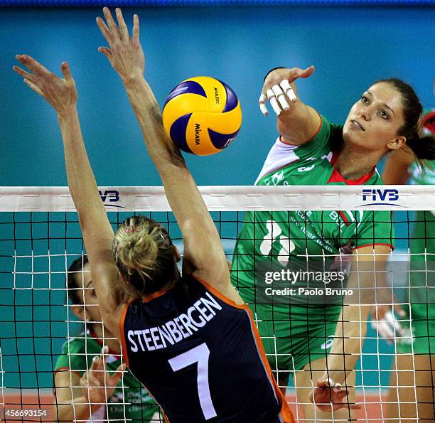Hristina Ruseva Quinta Steenbergen Photos and Premium High Res Pictures - Getty Images