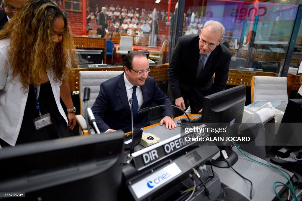 FRANCE-GUIANA-DIPLOMACY-POLITICS-HOLLANDE