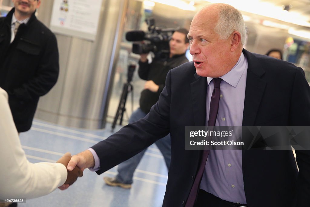 Martin Sheen Campaigns With IL Governor Pat Quinn In Chicago