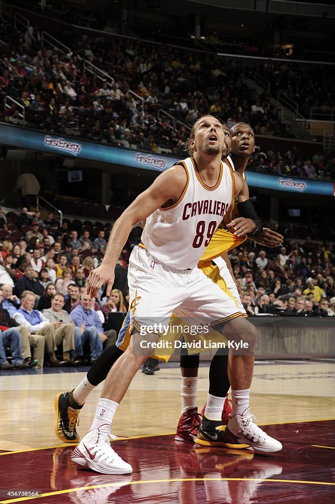 Maccabi Tel Aviv v Cleveland Cavaliers