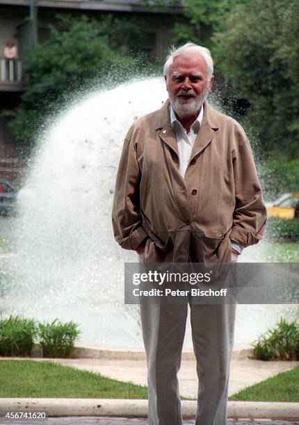 Joachim "Blacky" Fuchsberger am vor Hotel "Cavalieri Hilton" in Rom, Italien.