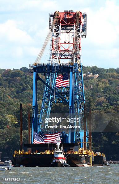 Left Lifter The Left Coast Lifter, one of the world's largest floating cranes ...