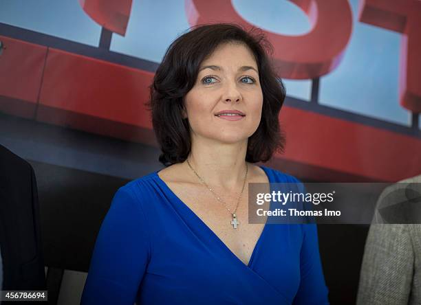 Cathina Riche Katharina Reiche Photos and Premium High Res Pictures - Getty Images