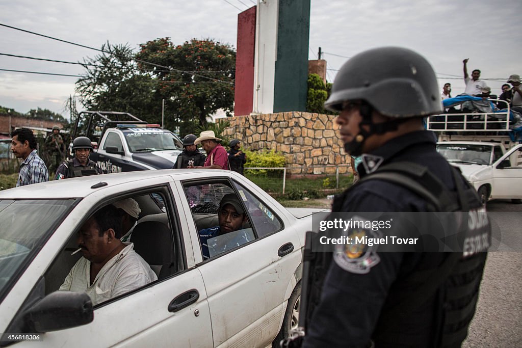 Community Police Looks For Missing Students in Iguala, Mexico