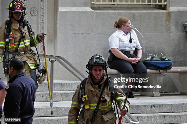 Secret Service Operator Us Secret Service Uniform Division Photos and Premium High Res Pictures ...