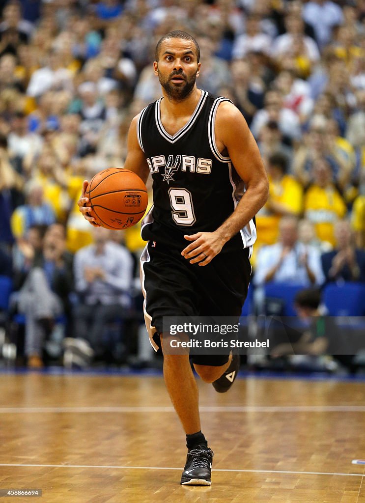 San Antonio Spurs v Alba Berlin - NBA Global Games 2014