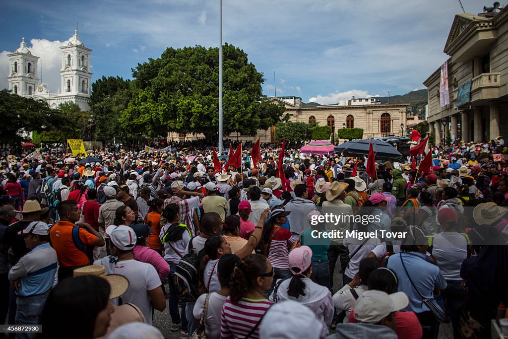 People Protest The Disappearence of Students in Guerrero, Mexico